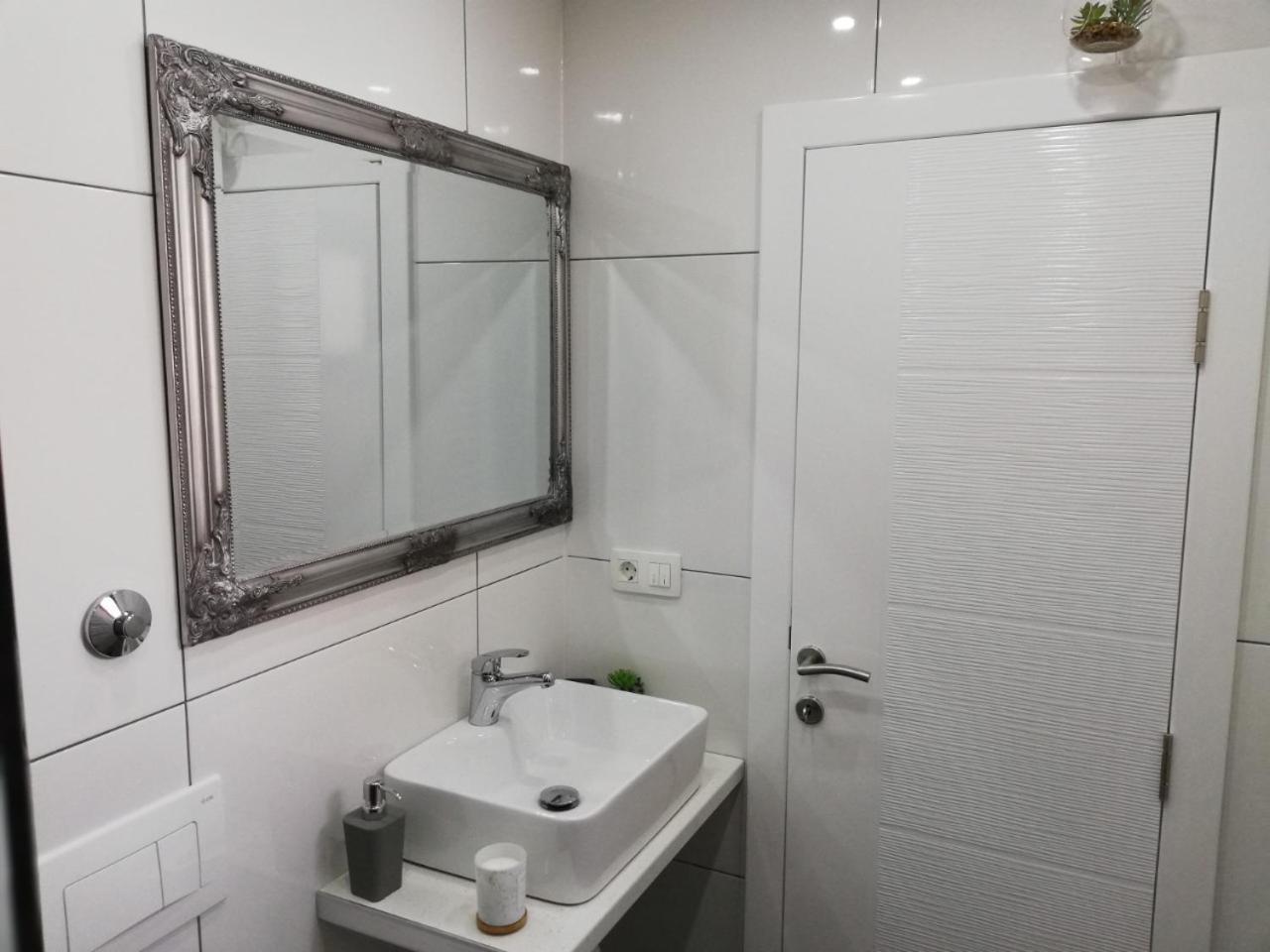 Moonlight Visoko Apartment Екстериор снимка